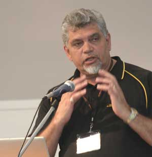 Congress Chair Rev Shayne Blackman encourages the Synod in session to renew the Covenant with the UAICC. Photo by Osker Lau