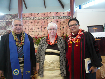 President of the Conference of the Free Wesleyan Church of Tonga Rev Dr ‘Ahio (left), Judith Finau and Sia’atoutai Theological College Principal Dr Mohenoa Puloka. Photo by Judy Morrison