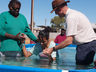 Pastor Julia Lennon, Sophie Monks and Uniting Church President Rev Alistair Macrae at Oodnadatta. Photo courtesy of the Assembly
