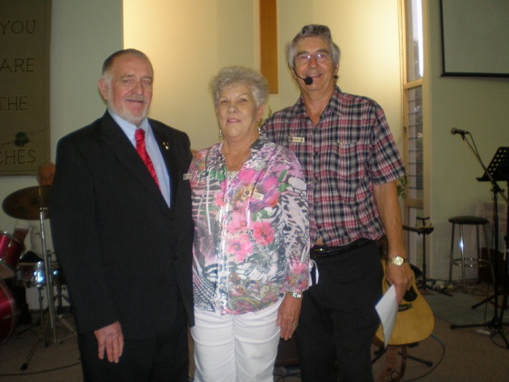 Bernie and Joy Scobie with Rev Col Shenfield from Paradise Point Uniting Church.