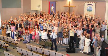 Bayside Uniting Church members join 23 million standing against poverty