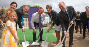 Hummingbird House cofounders Paul and Gabrielle Quilliam turning the sod with their daughter Shiloh, Prime Minister Tony Abbott, Margie Abbott and Wesley Mission Brisbane Executive Director Geoff Batkin. Photo by Wesley Mission Brisbane.