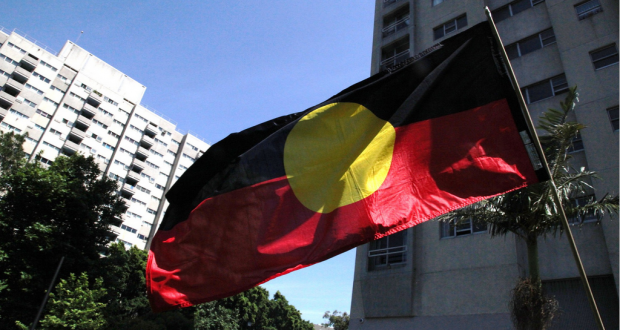 Indigenous Australian flag. Photo by Kate Ausburn. License: https://creativecommons.org/licenses/by/2.0/