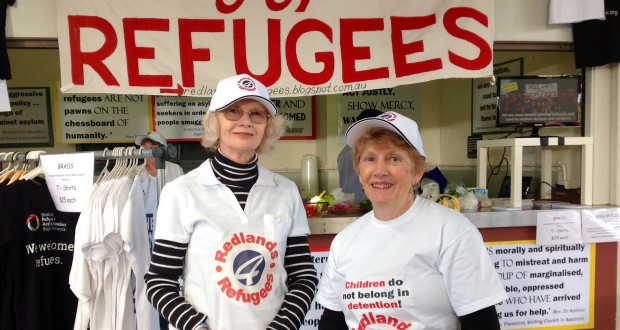 Redlands for Refugees members Sylvia Jones (left) and Lyn Moore (right) at the Redfest carnival. Photo by David Busch.
